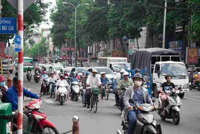 moped traffic